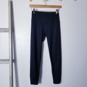 AERIE CHILL PLAY MOVE BLACK LEGGINGS WITH DESIGN ON BOTTOM OF LEGS SIZE MEDIUM